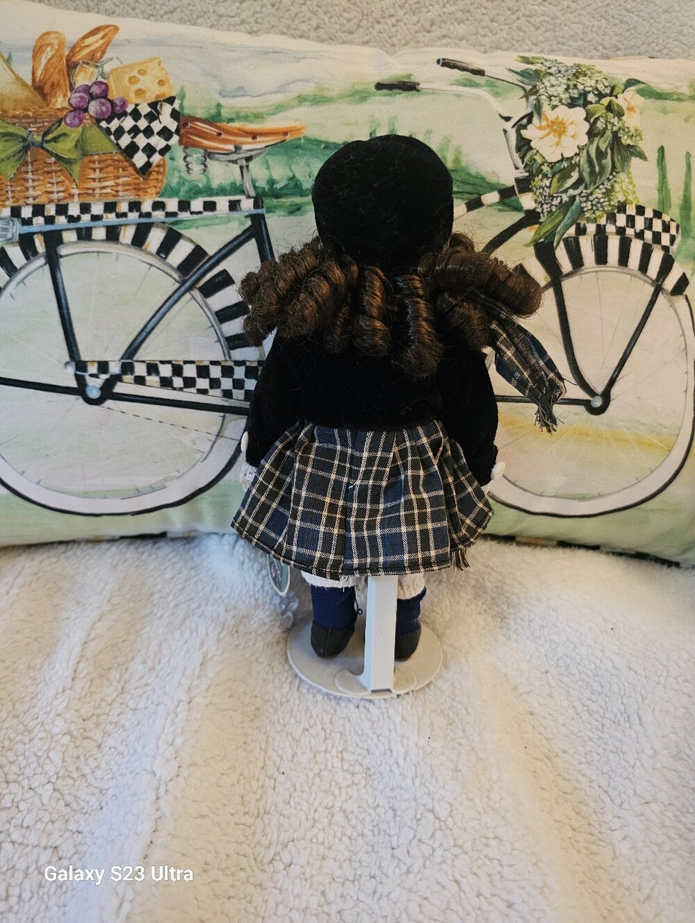 SCOTLAND FASHION DOLL - Picture 9 of 15